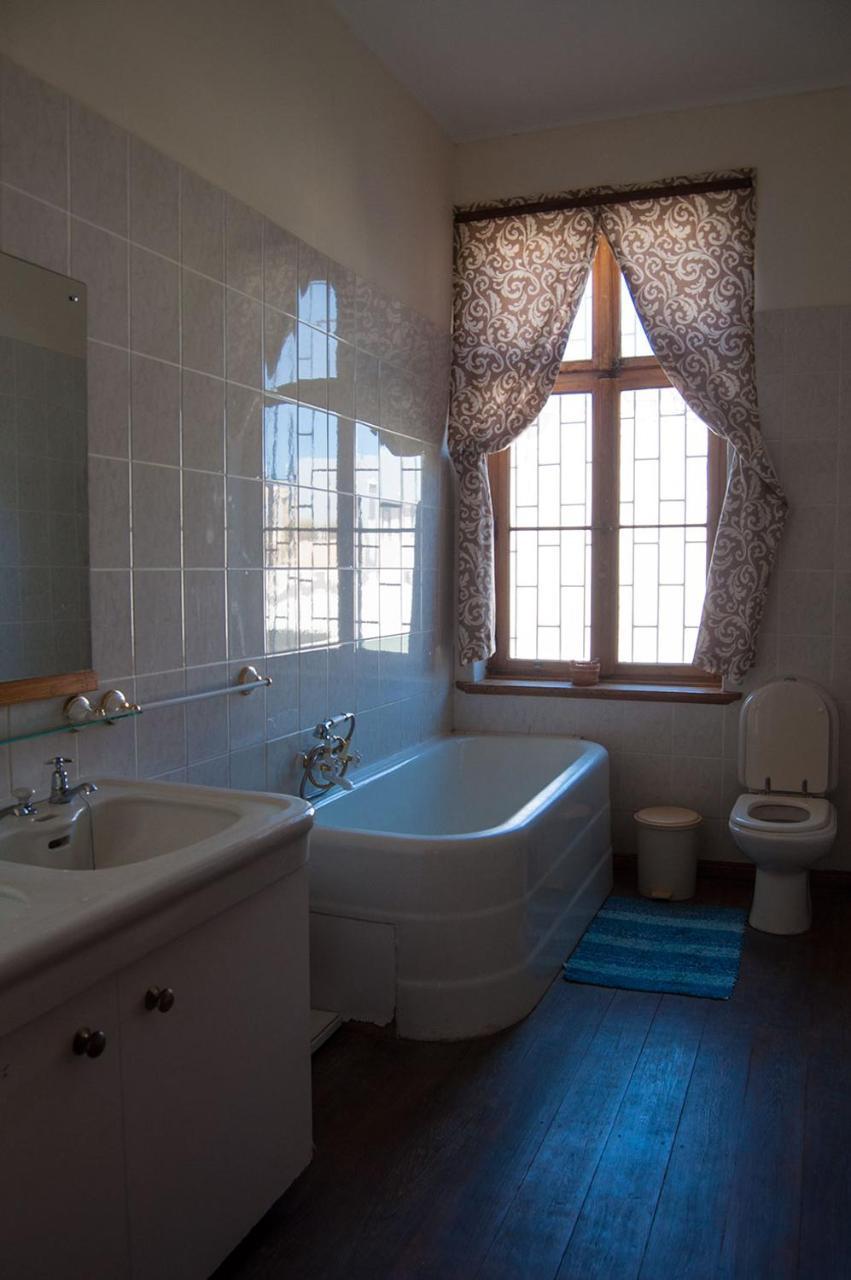 Historical Guesthouse - Self Catering Apartments Людериц Экстерьер фото