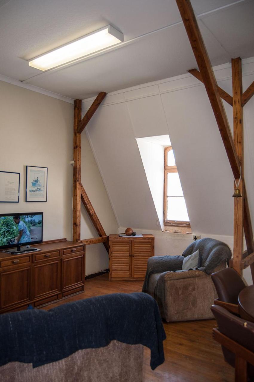 Historical Guesthouse - Self Catering Apartments Людериц Экстерьер фото
